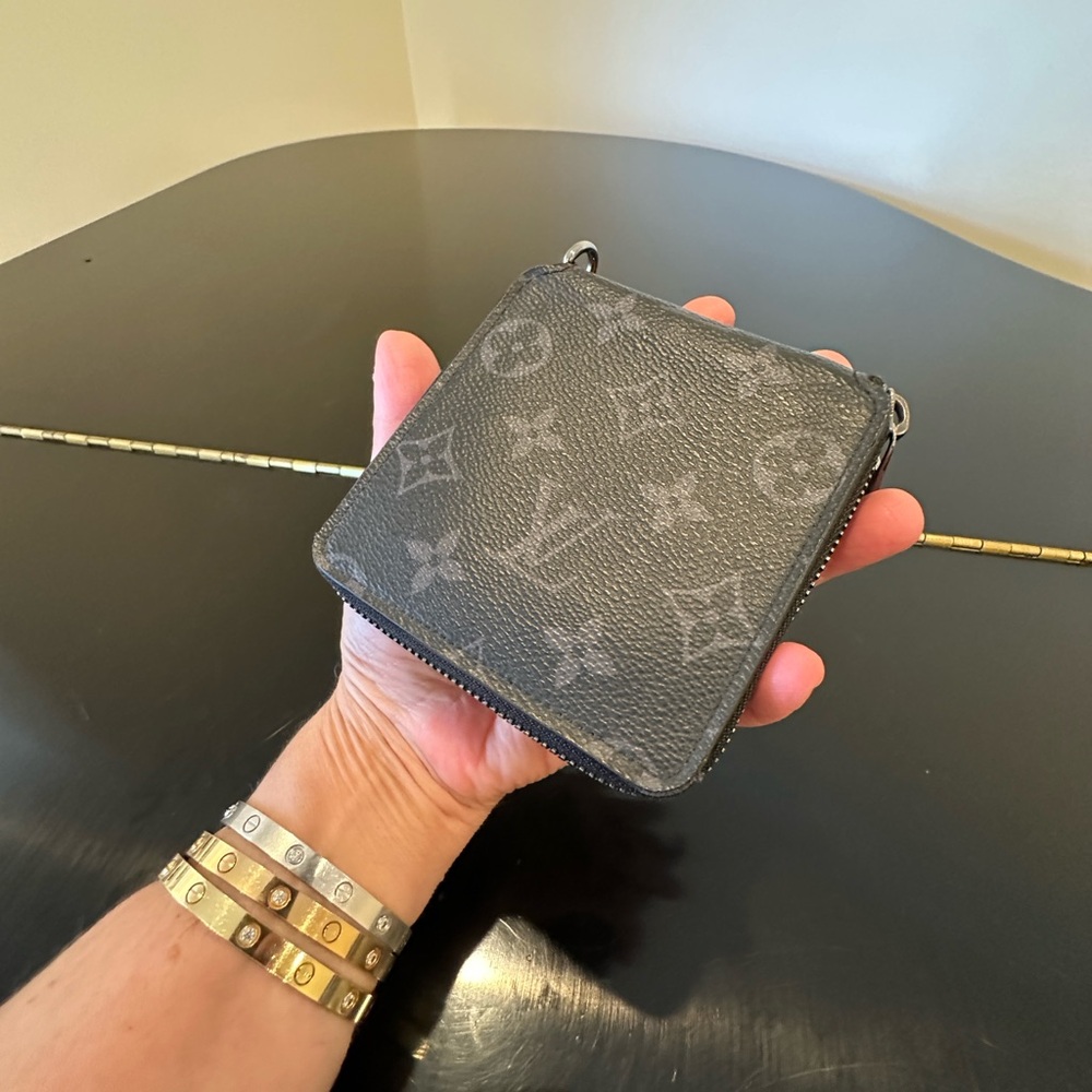 RARE Authentic Vintage Retro Iconic Minimalist Luis Vuitton Monogram Zip Wallet - Picture 8 of 17